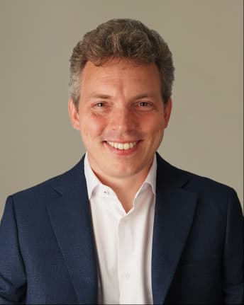 Dr. Peter Smittenaar